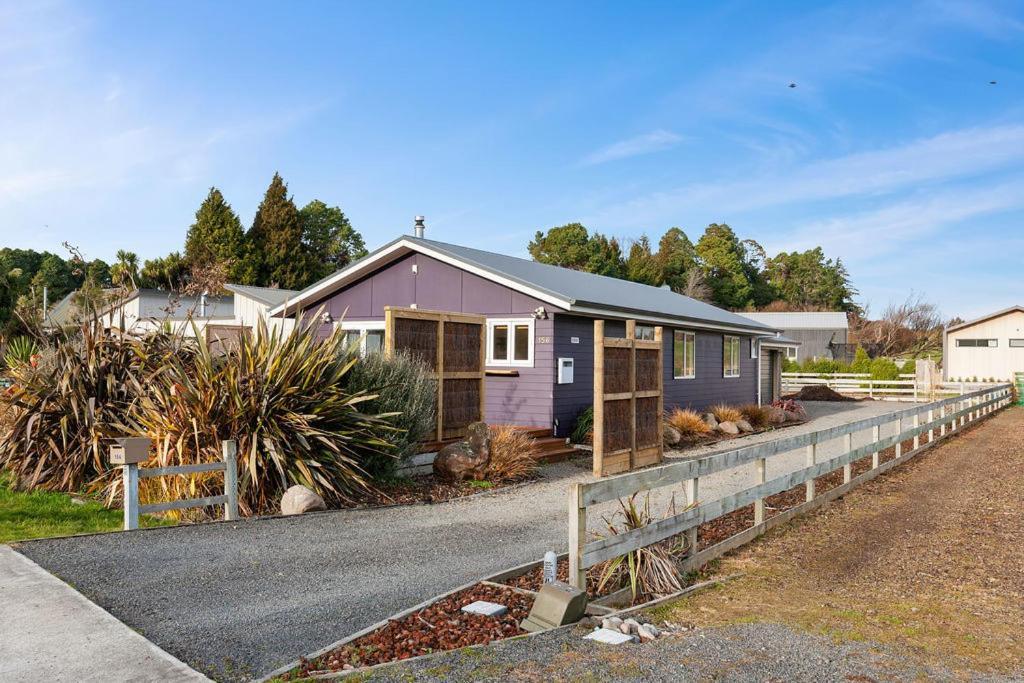 The Purple House - Ohakune Home With Spa Pool Eksteriør billede